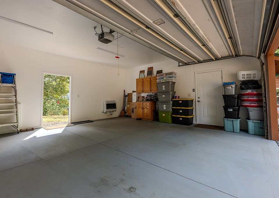 46th image of 124 Graystone Dr