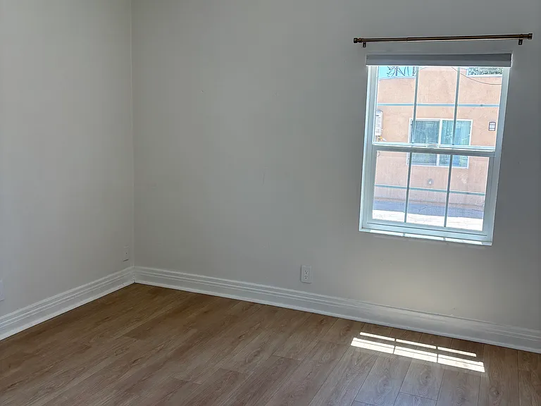 2828 W Avenue 30 — Photo 10