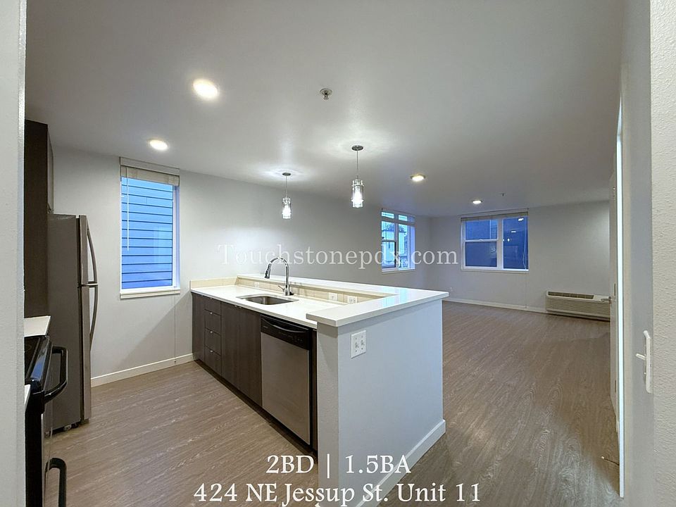 1st image of 424 NE Jessup St APT 11