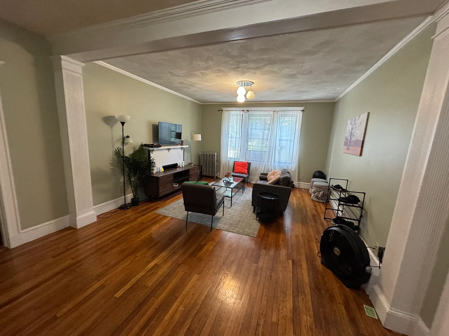 4 bed, 2.0 bath, $4,100 — Photo 1