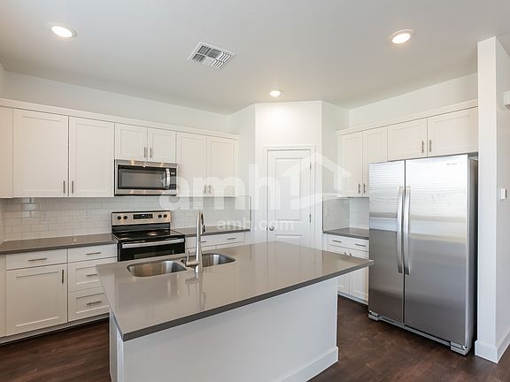 4th image of 8851 N 171st Dr