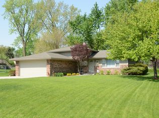 510 Hill St, Roselle, IL
