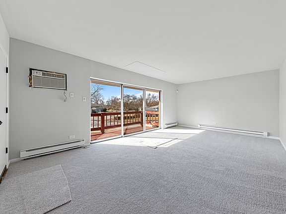 3rd image of 539 N Pleasant Dr APT 2D