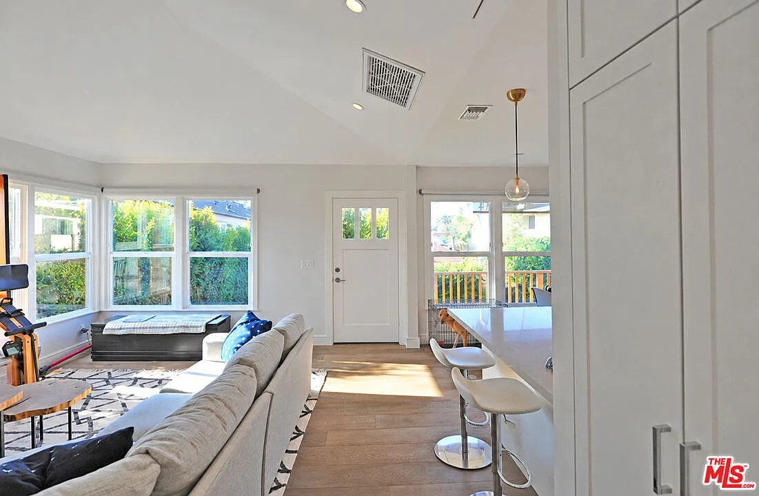 1 bed, 1.0 bath, 600 sqft, $3,800 — Photo 1
