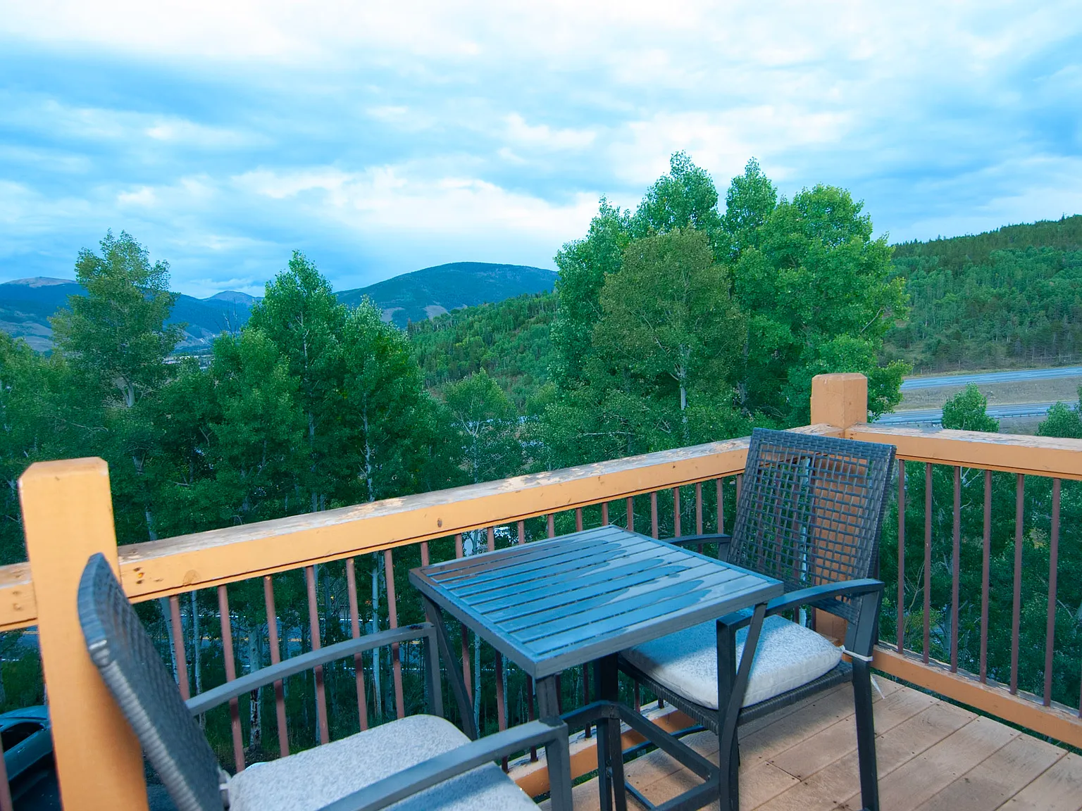 3 bed, 975 sqft, $3,200 — Photo 3