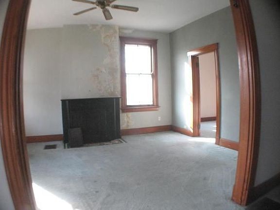 3rd image of 4227 Leonard Ave