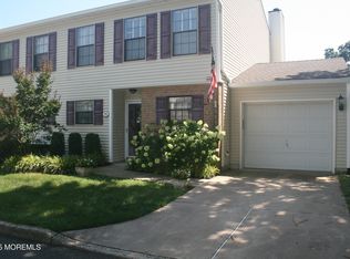 35 Apple Dr, Spring Lake, NJ 07762