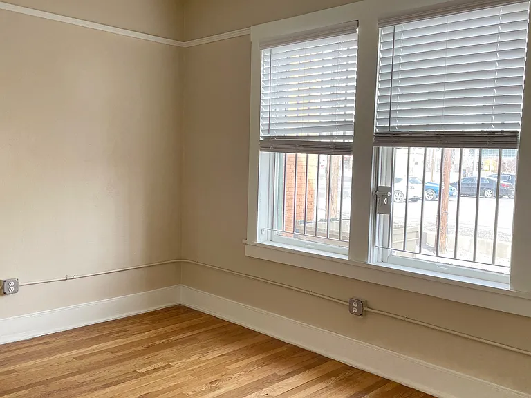 910 N. Oregon — Photo 13