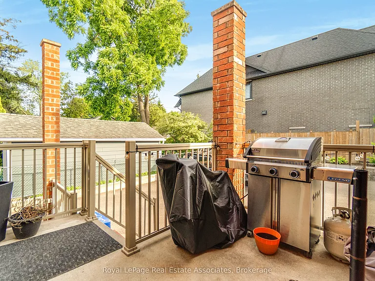 48 Mississauga Rd N #1 — Photo 22