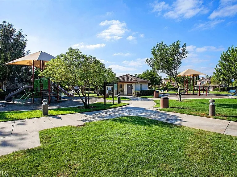 27672 Daisyfield Dr — Photo 46