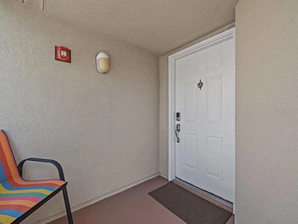 2 bed, 2.0 bath, 1070 sqft, $5,000 — Photo 4