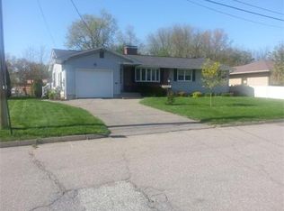 32 Fanjoy Dr, Chicopee, MA 01013