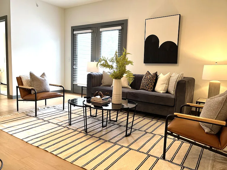 De Tonty Street Apartments — Photo 6
