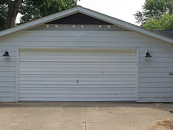 24' x 24' Two-car garage