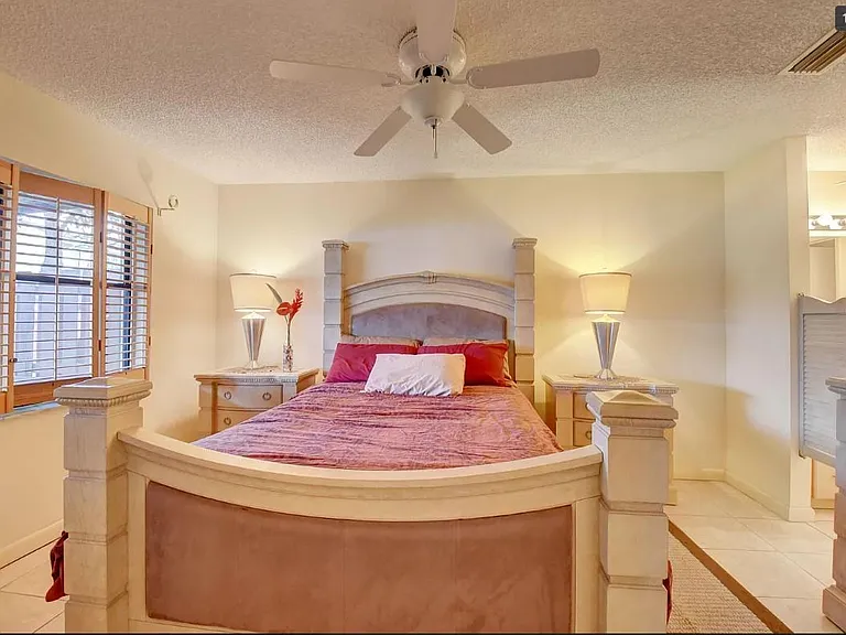 Master bedroom - First floor