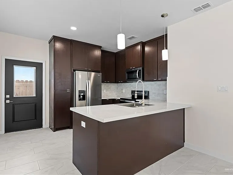 503 Sparrow Rd #1 — Photo 4