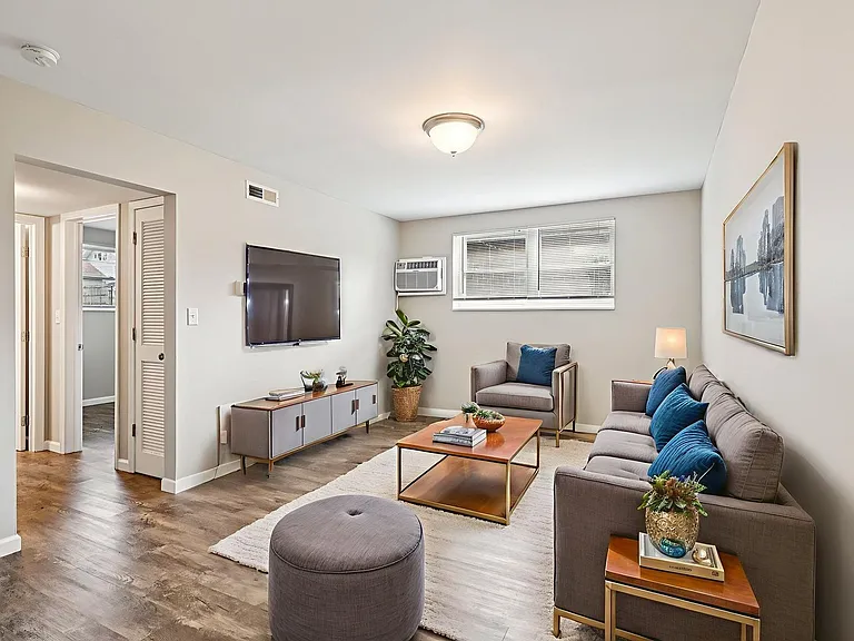 LongView Apartments — Photo 41