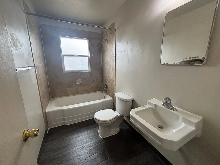 732-742 W Wasatch St — Photo 24