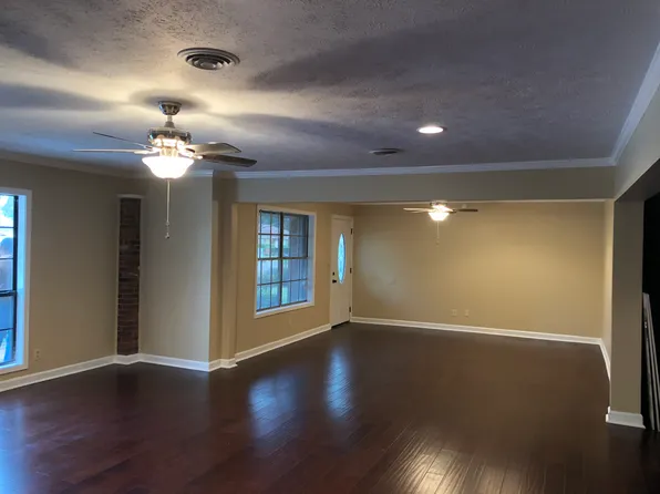 3509 Camellia Cir, Columbus, MS 39705