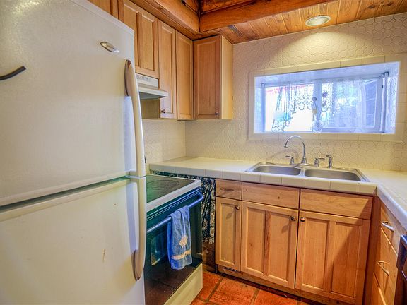 5th image of 12515 N East Newman Lake Dr