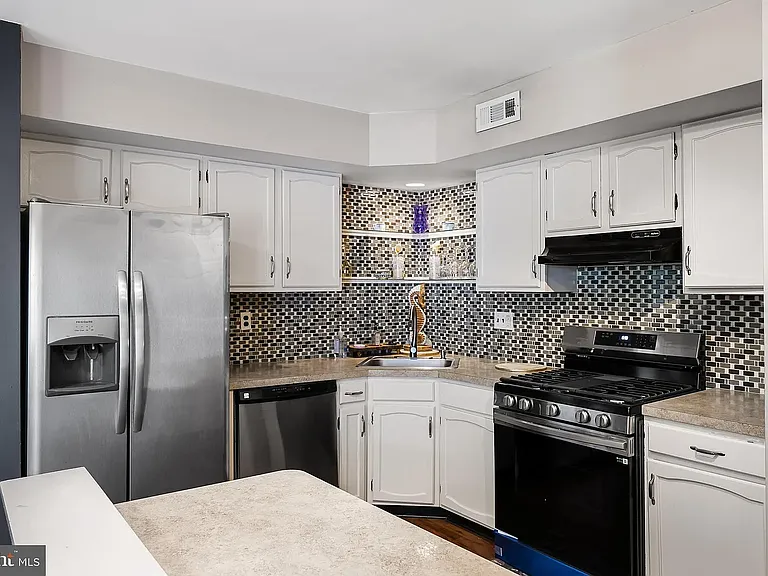 71 Sandra Rd — Photo 8