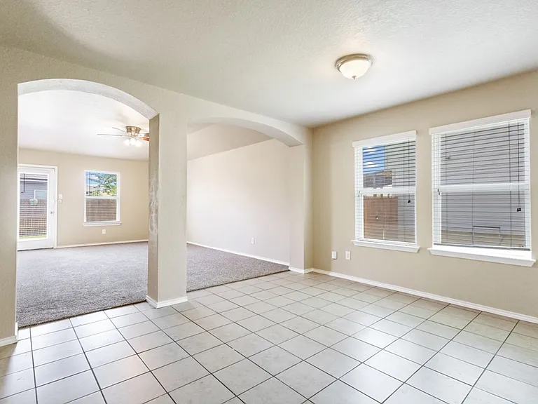 1533 Redbridge Dr — Photo 11