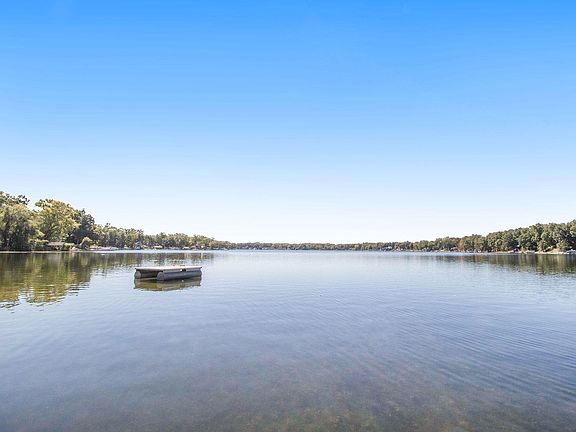 3rd image of 145 Parkshore Dr