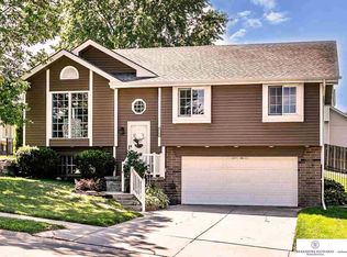 8205 Howell St, Omaha, NE 68122