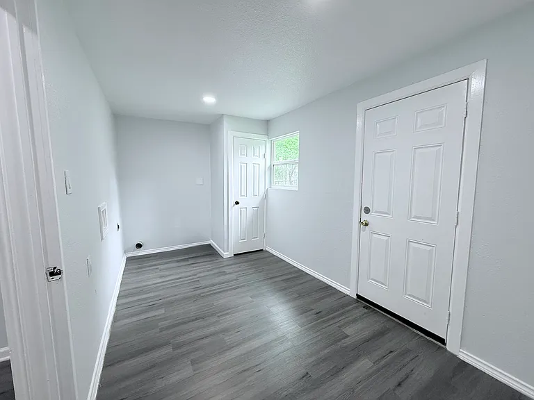1326 W Sears St — Photo 20