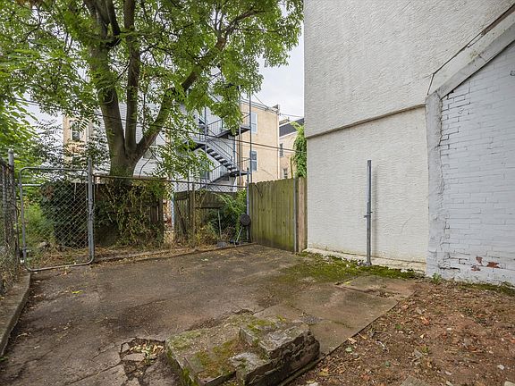 3rd image of 1859 N Willington St Unit 1