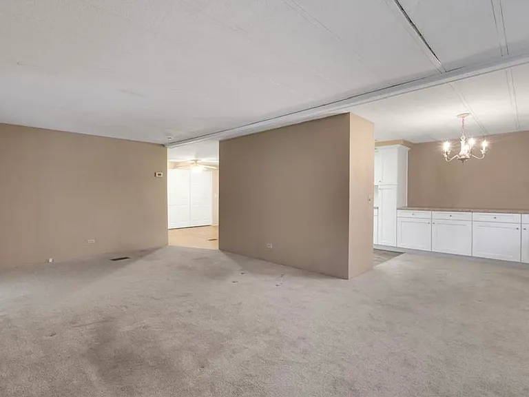 504 Skyline Dr E — Photo 4