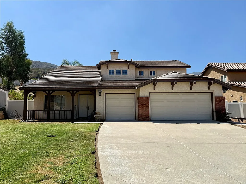 5 bed, 2496 sqft, $4,000 — Photo 1