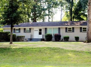 6109 Davidson Dr, Matthews, NC 28104