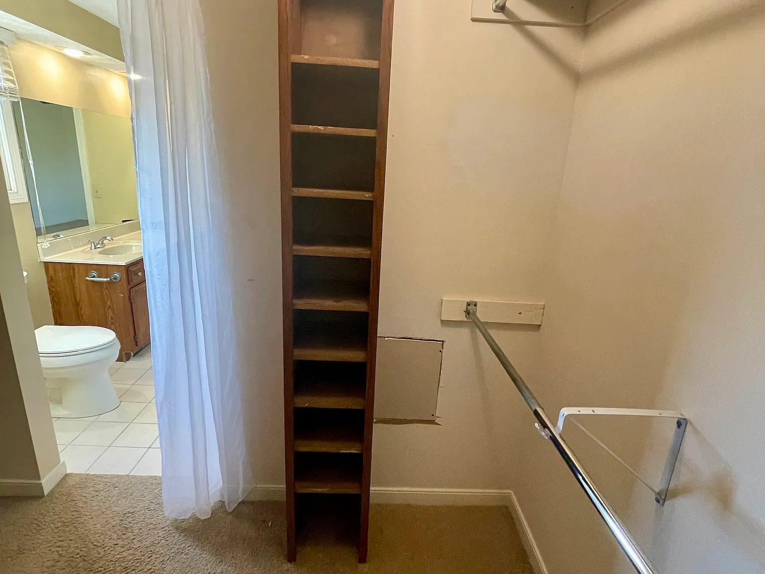 4 bed, 2.5 bath, 2438 sqft, $2,850 — Photo 2