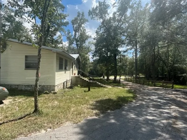 556 SW Memorial Dr, Fort White, FL 32038