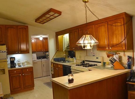 3rd image of 115 Owens St