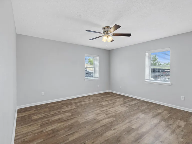 270 Bruce Cir — Photo 5