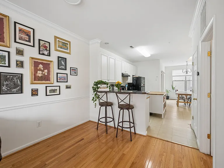 10 S Exeter St — Photo 11