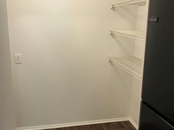5th image of 284 Twiggs Cor