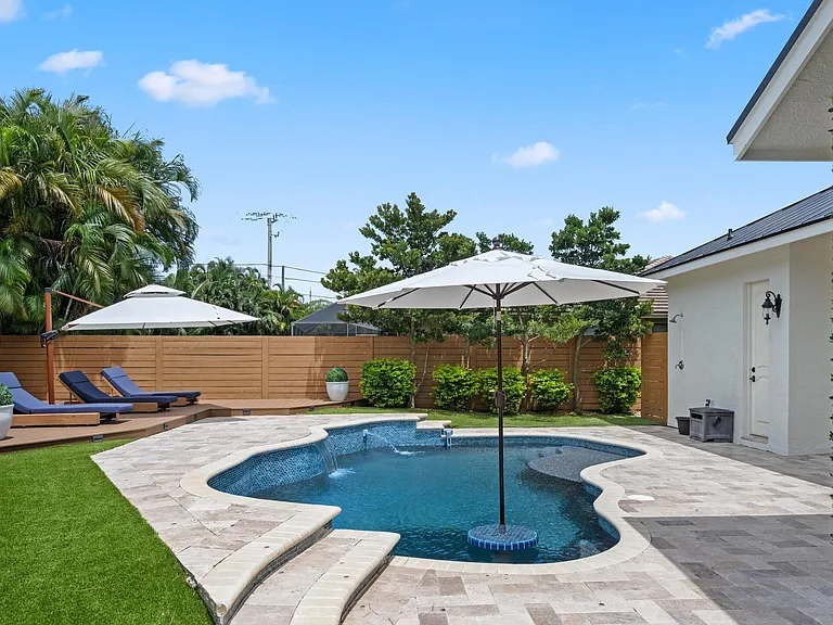 404 Indigo Ave — Photo 45