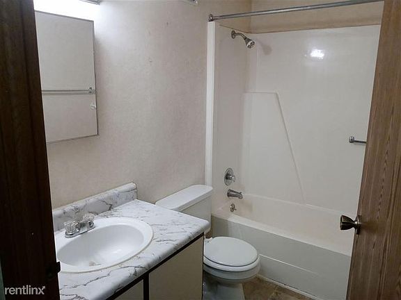 5th image of 201 W Dr N #1B-1Ba-700Sqft