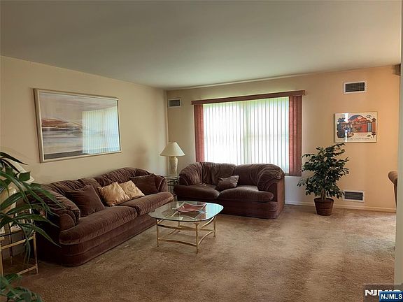 2nd image of 35 Meadowview Ter #35
