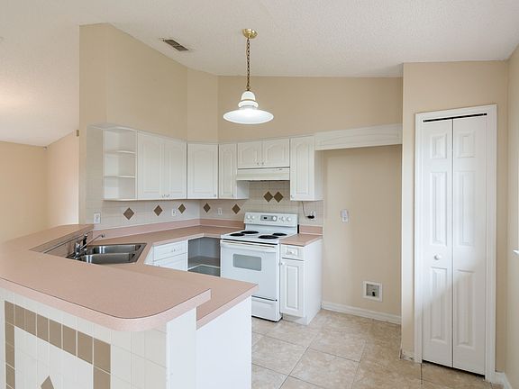 2nd image of 217 Courtland Blvd