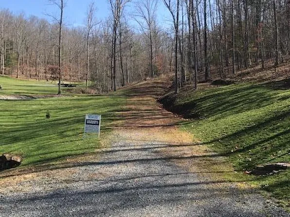 124 Stonehenge Pkwy, Lewisburg, WV 24901