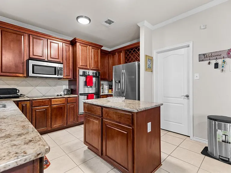 2802 Scottsdale Dr — Photo 6