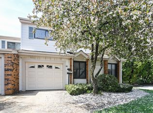 260 W Wimbolton Dr, Mount Prospect, IL 60056