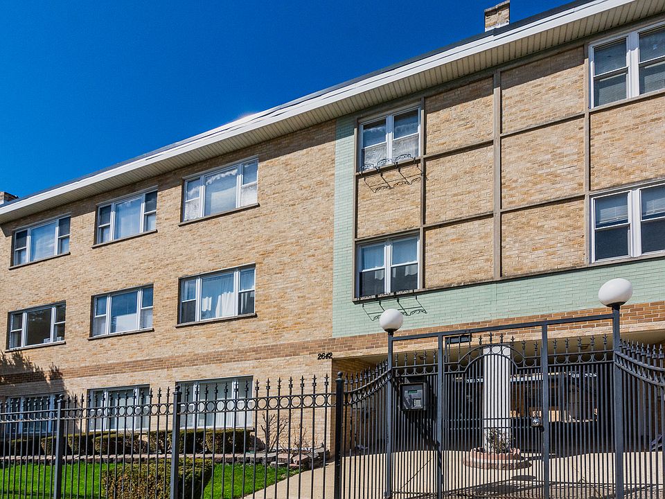 1st image of 2642 W Foster Ave APT 102