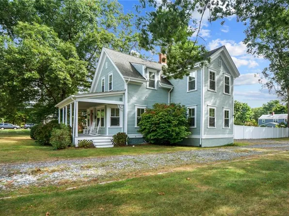 303 New Meadow Rd, Barrington, RI 02806