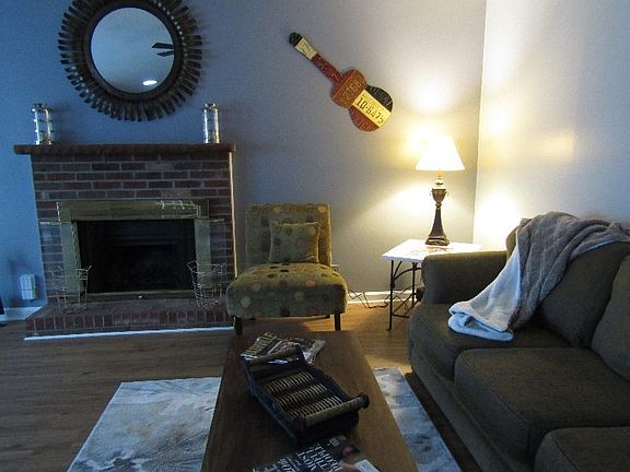 2nd image of 3020 Casa Dr