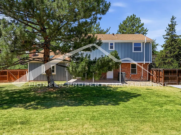 2896 S Paris St — Photo 30